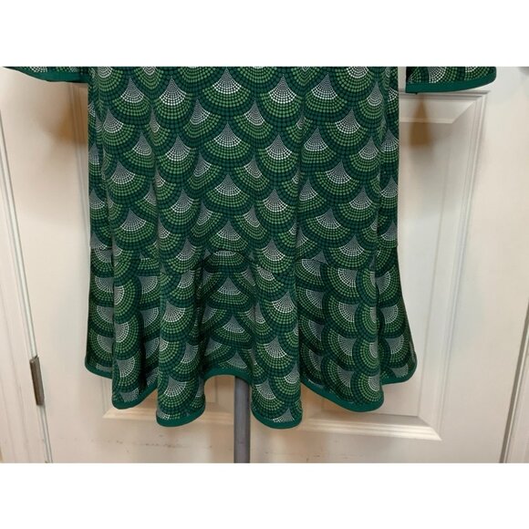 Michael Kors Green White Scallop Fan Print Flare Sleeve Mini Dress, Size PM - Picture 4 of 9